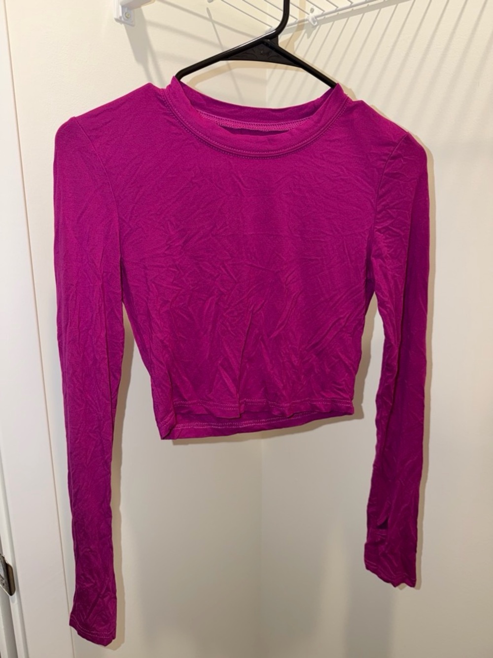 Fitted Long-Sleeve Crop Top in Vibrant Magenta